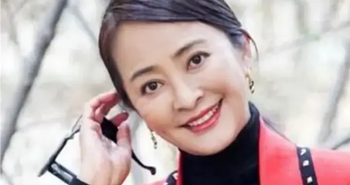 曾当众放狠话不嫁中国男人，连换三任外国老公，现状又打了谁的脸