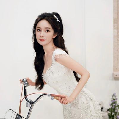 聪明的荷叶2kO：杨幂元气满满