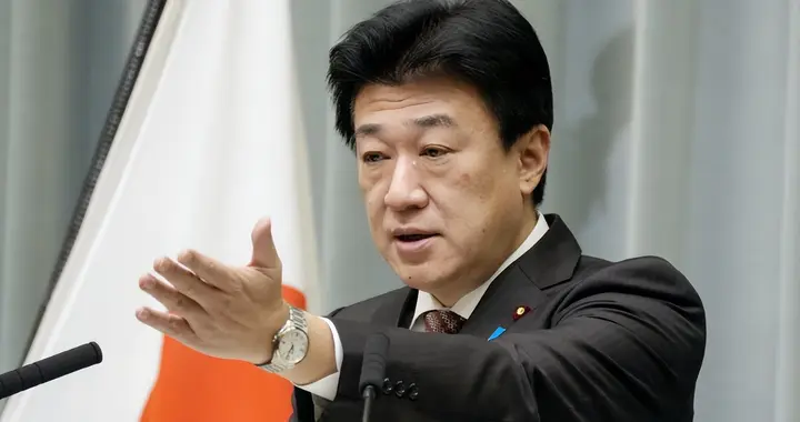 日本政界集体讨伐，要求换人