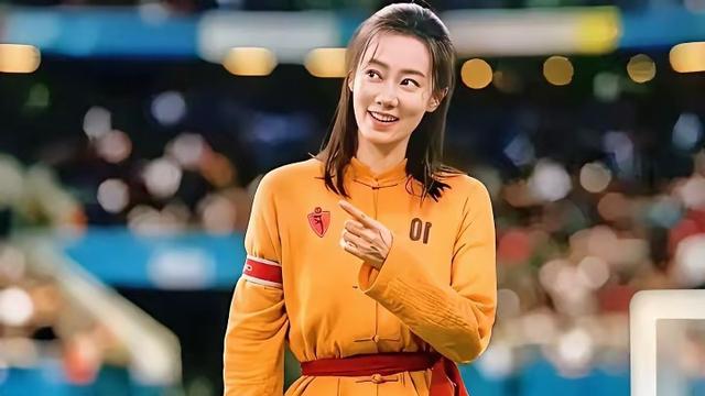 彩虹吃瓜娱乐：张小斐太牛了，她接拍《功夫