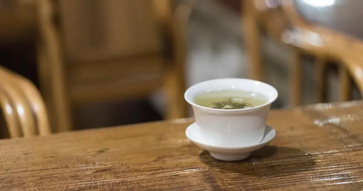 活了60多岁才懂：人间无绝对干净，只有被默许的虚伪