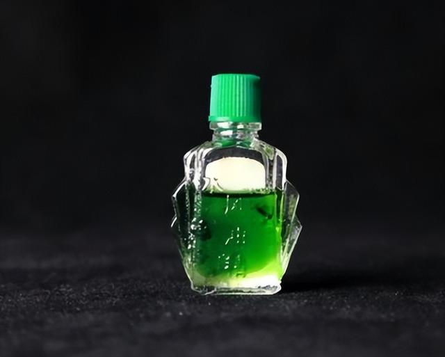 男性每晚睡前，在肚脐上滴上几滴风油精，长期坚持下去会怎样？