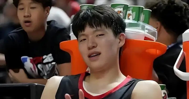 场均仅2分，为何杨瀚森成了男篮死等的底牌？郭士强在布什么局