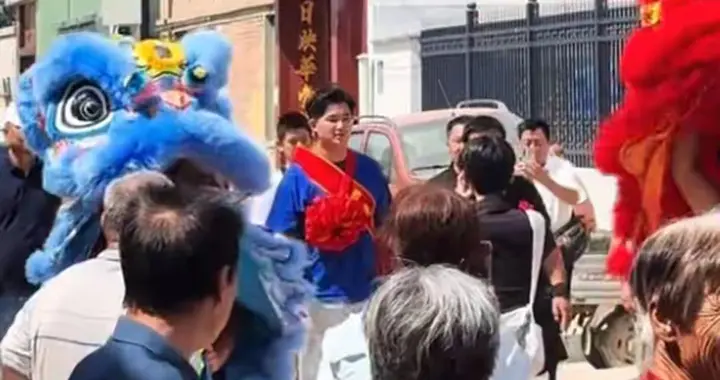 《情深深雨濛濛》男主儿子考上名校，寇振海心花怒放，全村庆贺