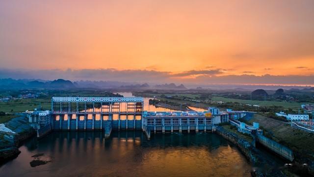 萨扬-舒申斯克水电站