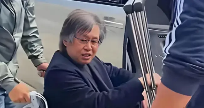 郑智化回台湾，也能享受所谓的轮椅服务吗