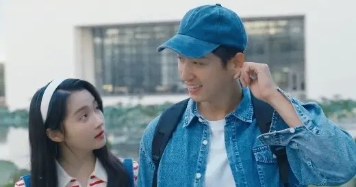 5. 谁还没被《岁月有情时》第12集吻戏戳中？后劲有点大喔