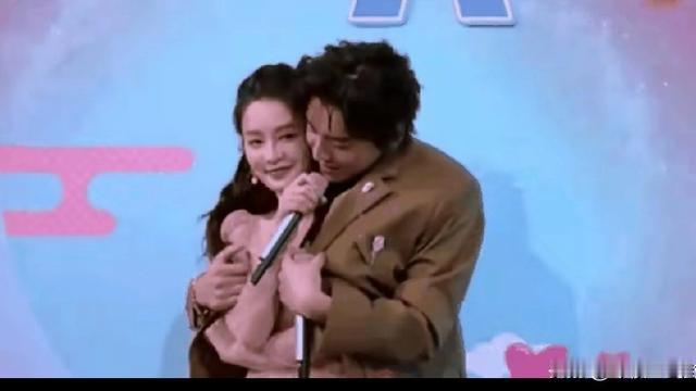 今夜一剑封侯：艳星有很多种，有专业的，比