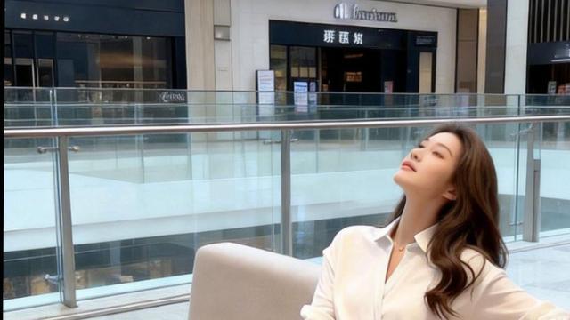 时尚穿搭：生活有点累，必须要犒劳一下自己