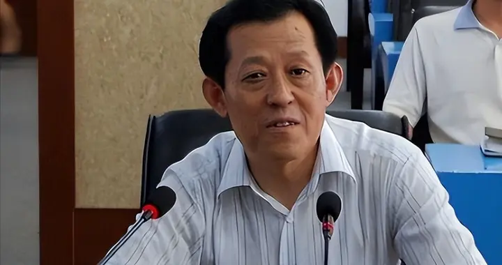 坐拥2714套房产，敛财百亿！这名退休大老虎，机关算尽终难逃法网