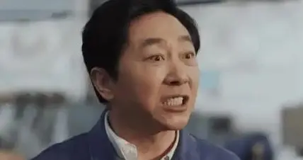 广西边境那条崎岖的山道上，运尸车颠簸前行，谁也没想到