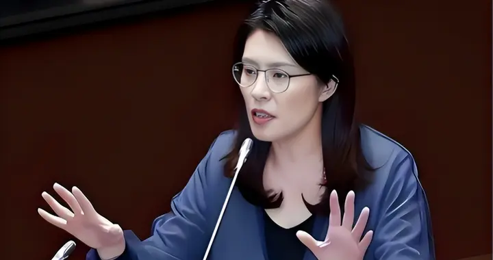 台湾突然宣布重磅决定，岛内数万人联名反对，郑丽文成众望所归