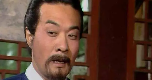 贾雨村谢了封娘子许多物事，还不够她再买个丫鬟、改善生活吗？