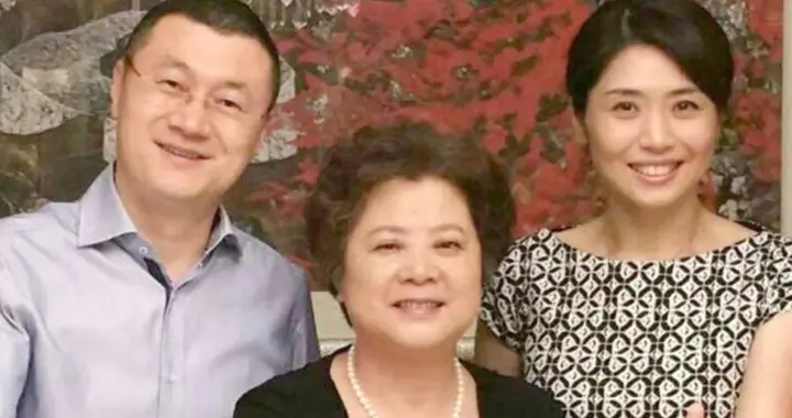 曾是新老娘舅“铁三角”，离开上海台4年后，50岁的状态令人羡慕