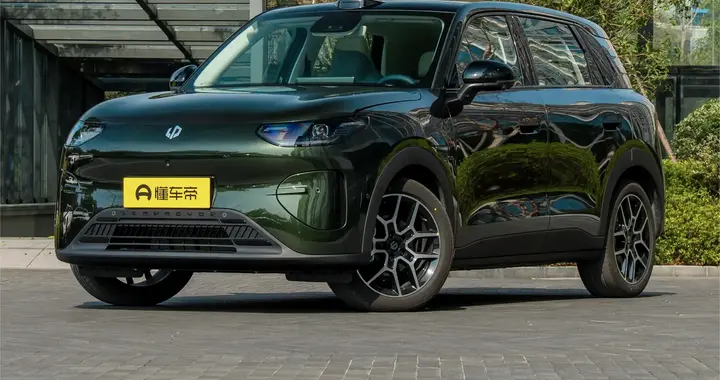 代步党狂喜丨实拍零跑A10：简约不廉价，家用细节直戳人心