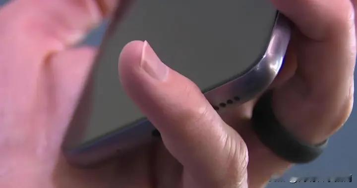 「智能手机小指痛」已成通病？你是否也中招了