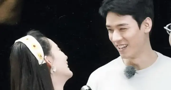 你们发现了吗？龚俊好像真的对李沁有好感