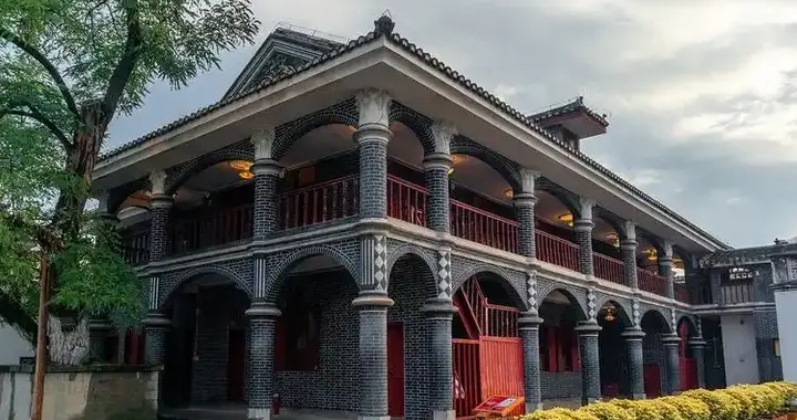 遵义会议后，博古还盼着共产国际给他撑腰，结果，毛主席先行一步