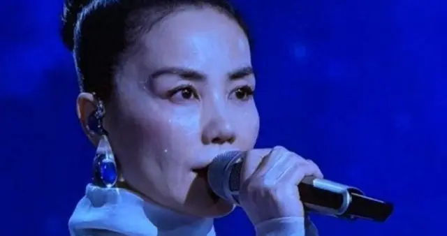 春晚收视破40%，王菲栽了！假唱实锤还被批难听，龚琳娜预言成真