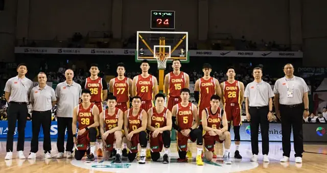 又输了！76-90，中国男篮两连败！