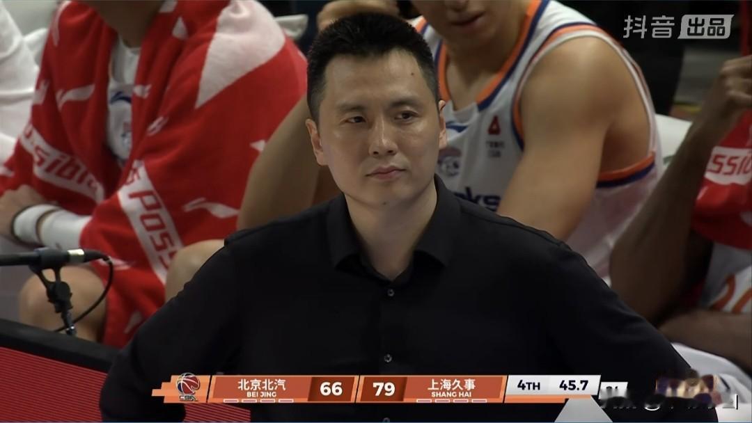 CBA季后赛半决赛G3“京沪”大战，上海久事客场战胜北京北汽2-1拿到...