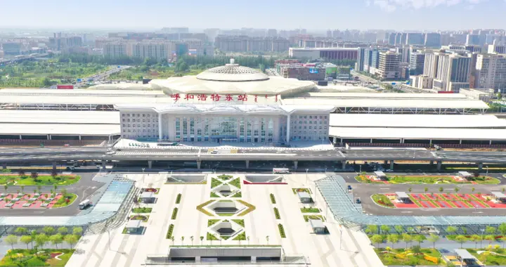 把“一字”掰成“π”：呼和浩特铁路枢纽的破局与新生