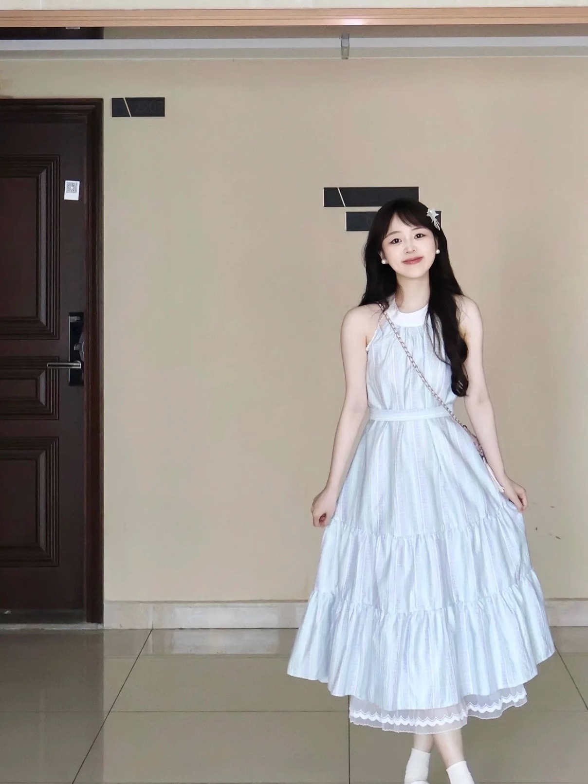 夏季法式无袖挂脖吊带连衣裙子女2025年