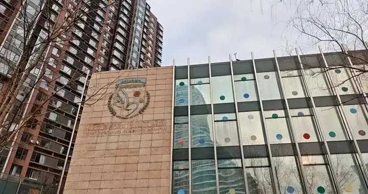 1800万捐款救不了房租？嫣然医院的困境，藏着公益最拧巴的真相