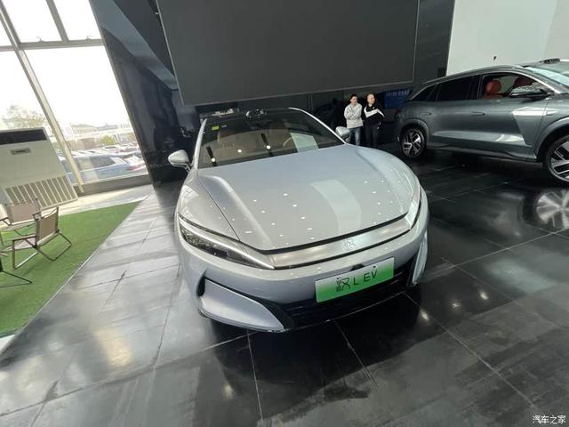 比亚迪汉L 现场实拍 这你受得了吗