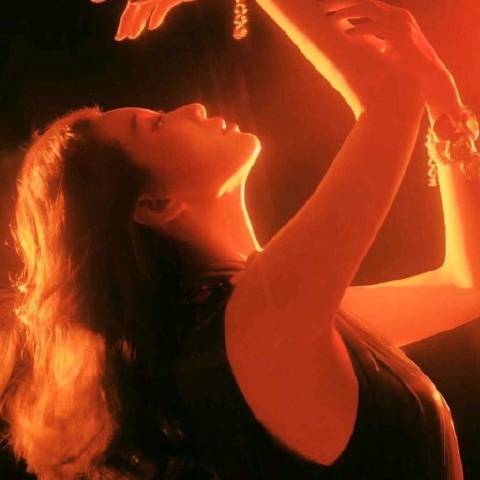 1、 万茜平板支撑，一次能坚持做3分钟左右，这个在女明星中不常见的。 ...