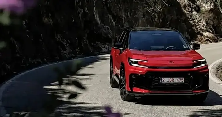 RAV4第六代来了！锤头鲨前脸你喜欢吗？插混137km，现款14万级