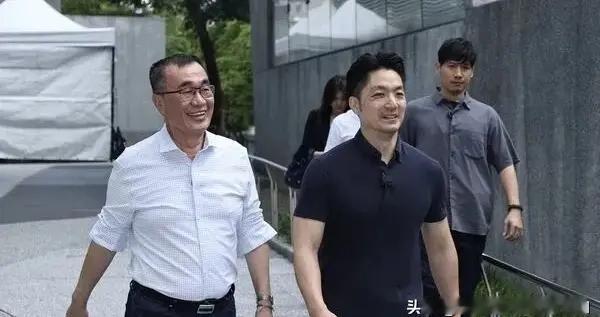 台北选战闹笑话，绿营出奇招造势 蒋万安一句话犀利回怼