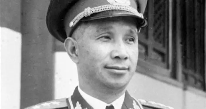 1955年粟裕调空军进福建，毛主席在杭州问刘亚楼是谁定的？