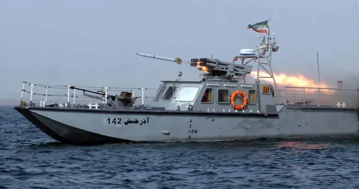 当伊朗战斗机升空导弹艇出动，美军才明白：40天密集攻击白炸了！