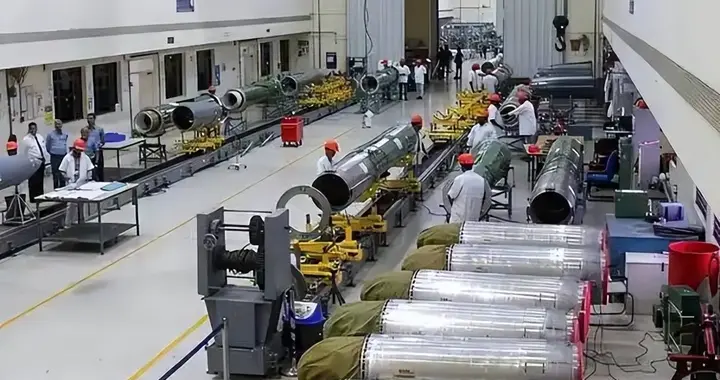 法媒警告：美军若介入，中国导弹将直毁40亿美元资产，F-22难幸免