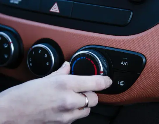 夏天开空调时，用AUTO键这么方便，为啥有些司机却不喜欢用呢？