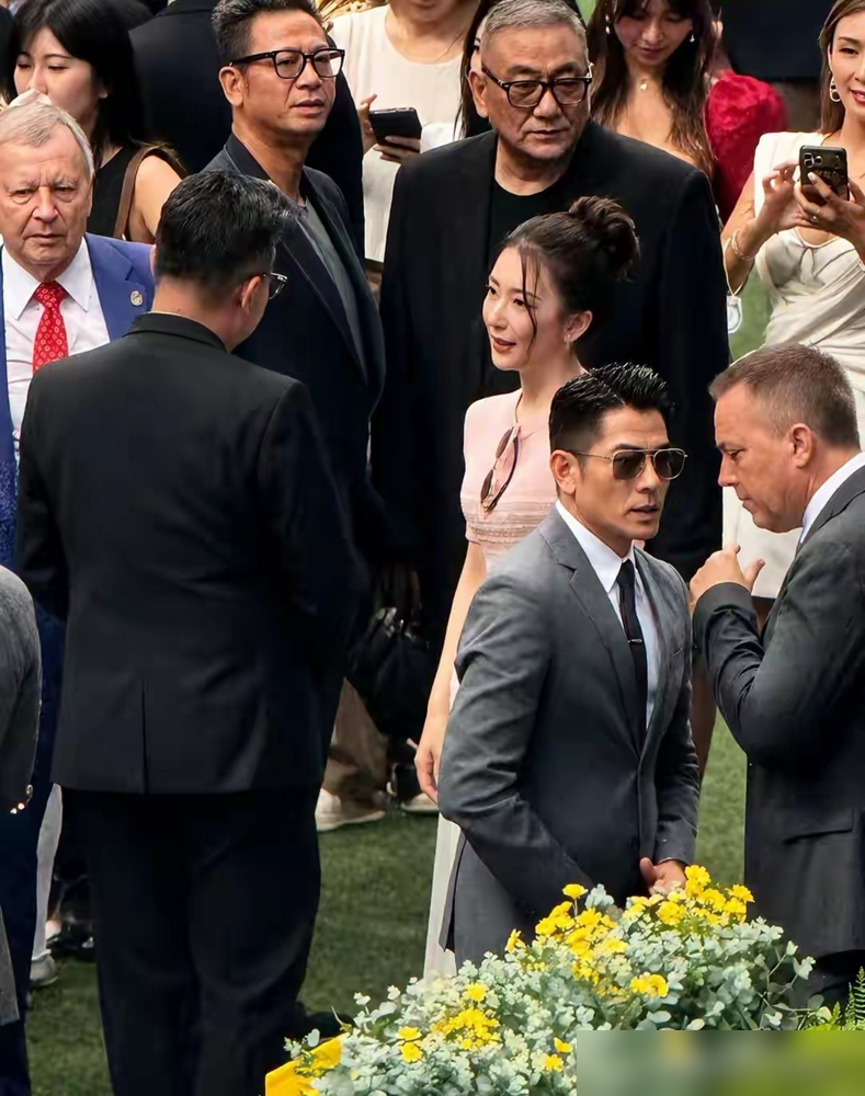 真没想到，郭富城老婆方媛，参加个综艺，竟然因为抢男生的单人房被骂惨了。...