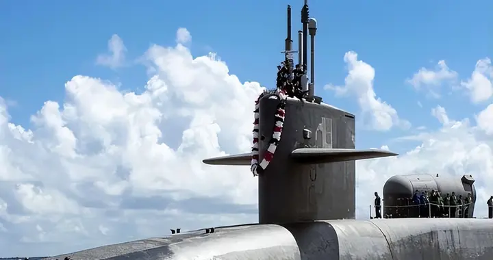 中国将开建武库舰？排水量2.5万吨载弹600枚，一次可灭一中等强国