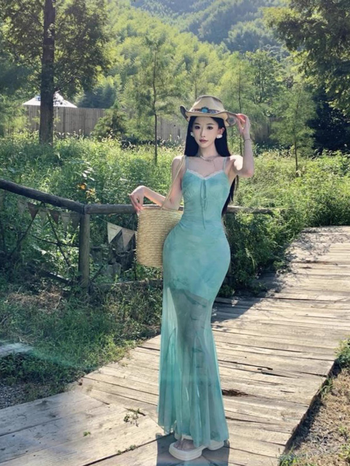 法式绝美碎花吊带连衣裙女春夏季海边度假