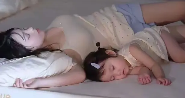 好温馨幸福的画面! 没有一个男人不羡慕吧!