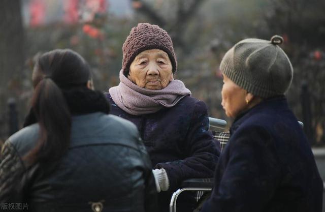 老人说话变得语无伦次是什么原因？