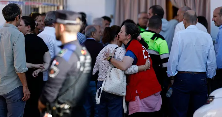 西班牙高铁追尾68人遇难，录音实锤调度失误，首相放话彻查到底！