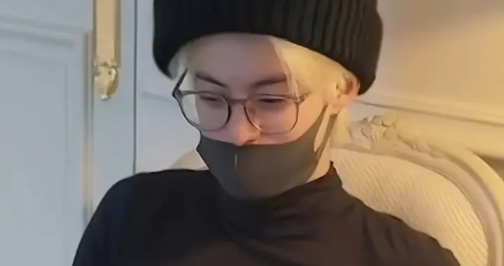 王鹤棣“马赛克耳钉”事件，这波操作太迷了！