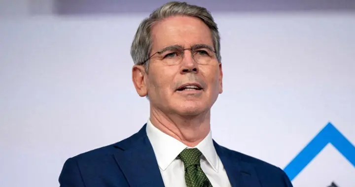 油价暴涨后，美国财长画大饼，中美在夏威夷聊完，三个新情况出现