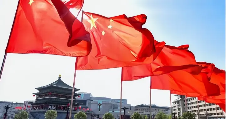 西方人也纳闷：中国精英都往美国跑，为何中国反而越来越强？