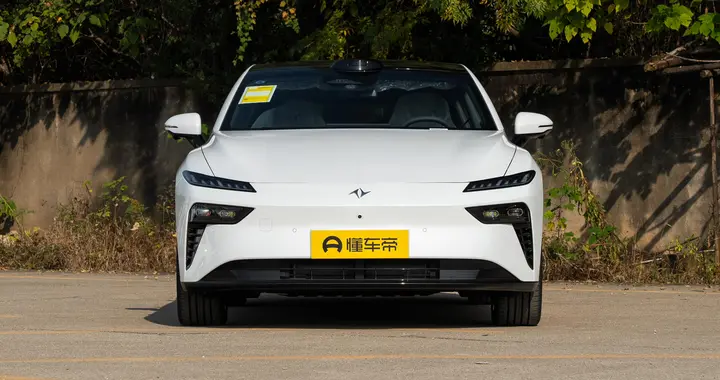 春暖花开，开上东风奕派eπ007+增程版去撒欢！真爽！