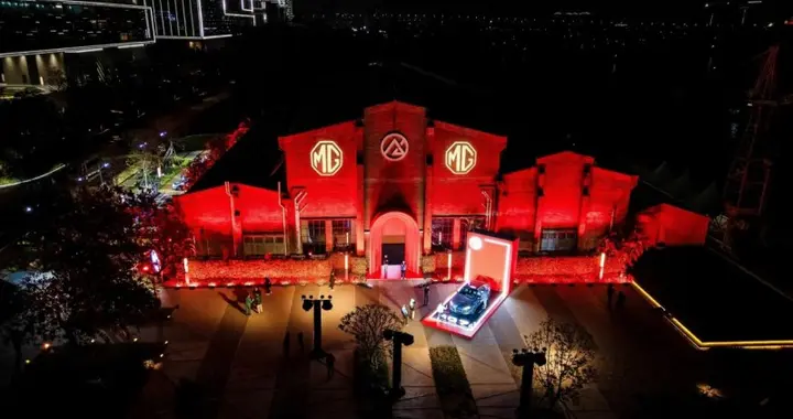 智能比肩新能源,驾控媲美豪华车！2026款MG7重新定义燃油轿跑价值