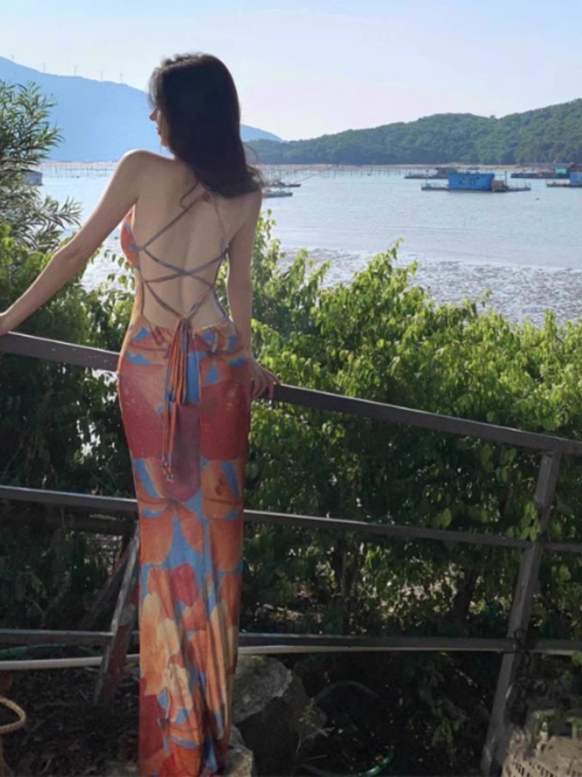 纯欲性感露背绑带连衣裙女春夏季高级感三亚