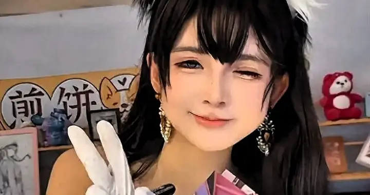 煎饼摊卖出7777元商务套餐？狗头萝莉把流量玩明白了