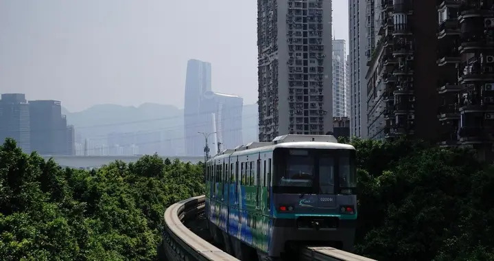 别被平原骗了！起步晚、靠挖沟，成都修地铁其实比重庆还难！